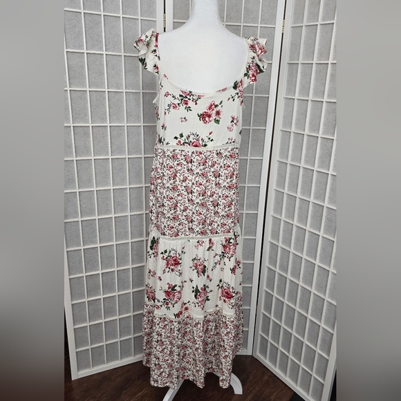 #38.By The River Rose print maxi dress with crochet details - Picture 2 of 10